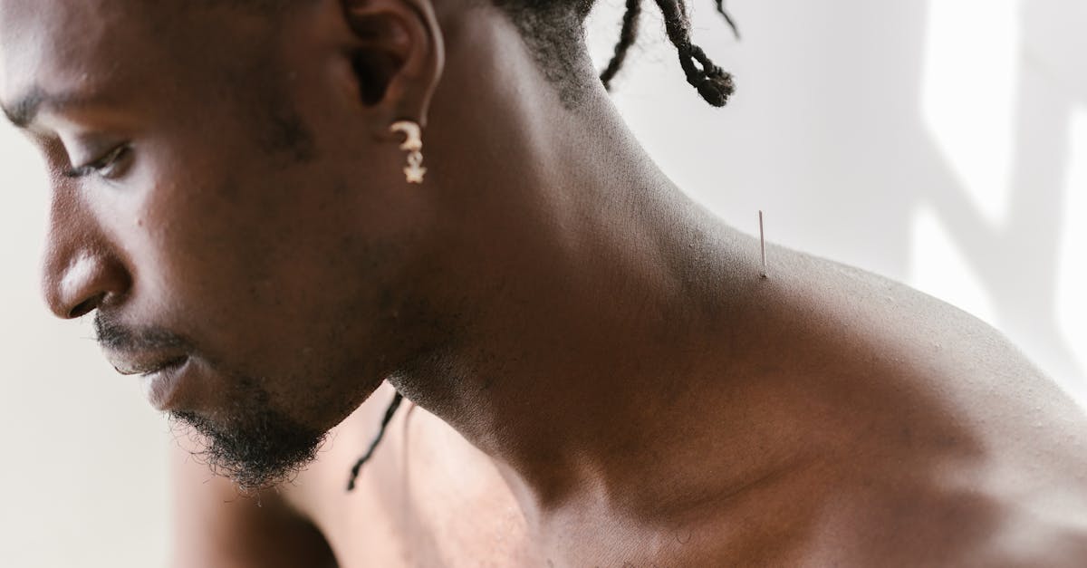 découvrez les bienfaits de l'acupression, une pratique thérapeutique traditionnelle qui utilise des points de pression pour soulager le stress, améliorer la circulation et promouvoir la guérison. explorez nos conseils et techniques pour intégrer l'acupression dans votre quotidien.