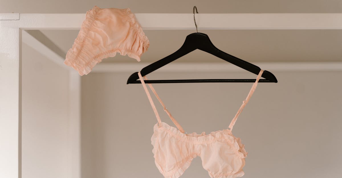 découvrez bdms lingerie, votre boutique en ligne dédiée à la lingerie élégante et confortable. explorez notre large sélection de soutiens-gorge, culottes et ensembles raffinés, conçus pour sublimer votre silhouette et vous offrir un bien-être au quotidien. faites-vous plaisir avec nos collections tendance et accesibles pour toutes les morphologies.