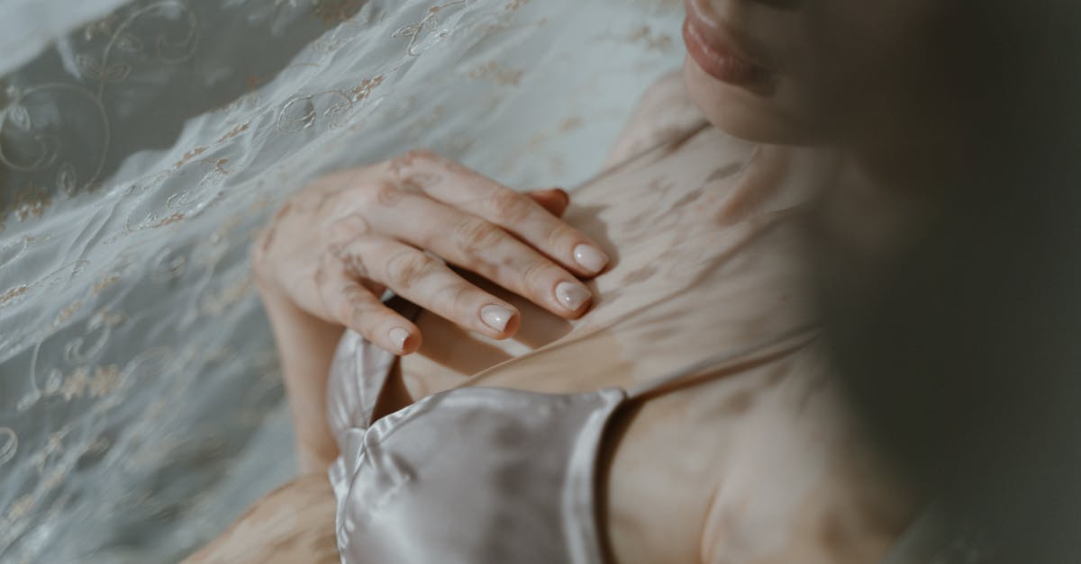 découvrez notre collection de lingerie sexy qui allie élégance et sensualité. des modèles audacieux et raffinés pour sublimer votre silhouette et éveiller vos désirs. offrez-vous un moment de plaisir et de confiance en vous avec nos pièces exclusives.