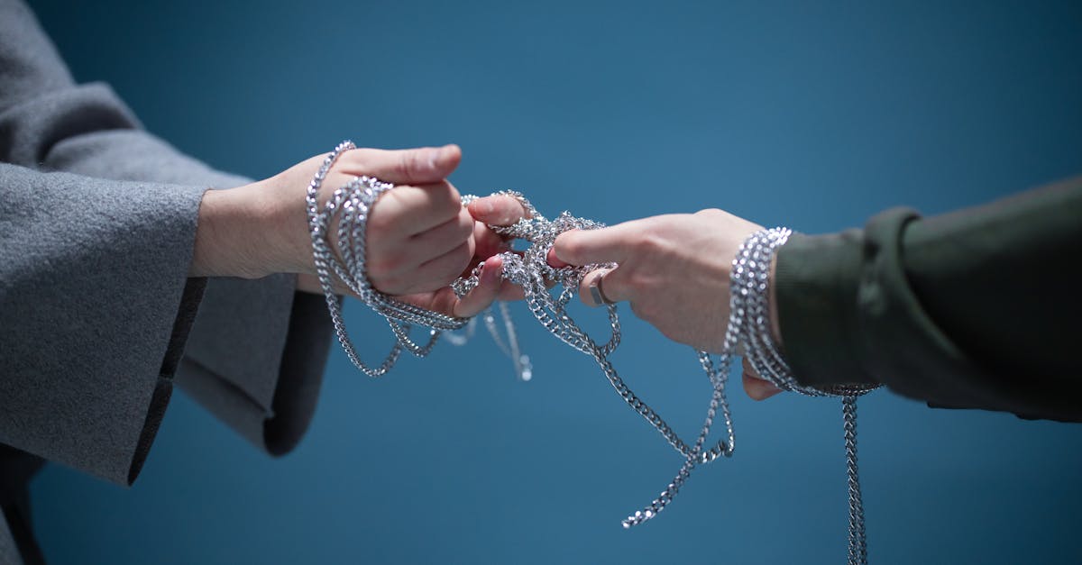 découvrez l'univers du bondage, une pratique consensuelle du bdsm axée sur l'art de l'attache, la confiance et l'exploration sensorielle, pour pimenter votre vie intime en toute sécurité.
