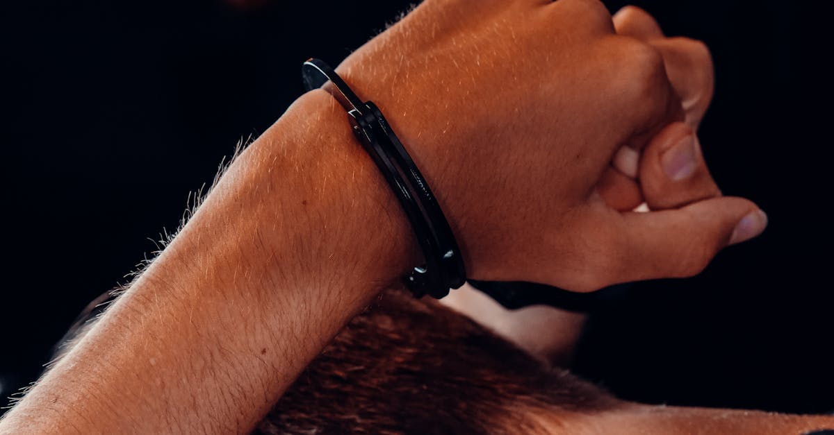 découvrez le bondage, une pratique érotique mêlant contrôle, confiance et créativité. informez-vous sur ses techniques, les règles de sécurité, et explorez l’art du bondage dans le respect et le consentement mutuels.