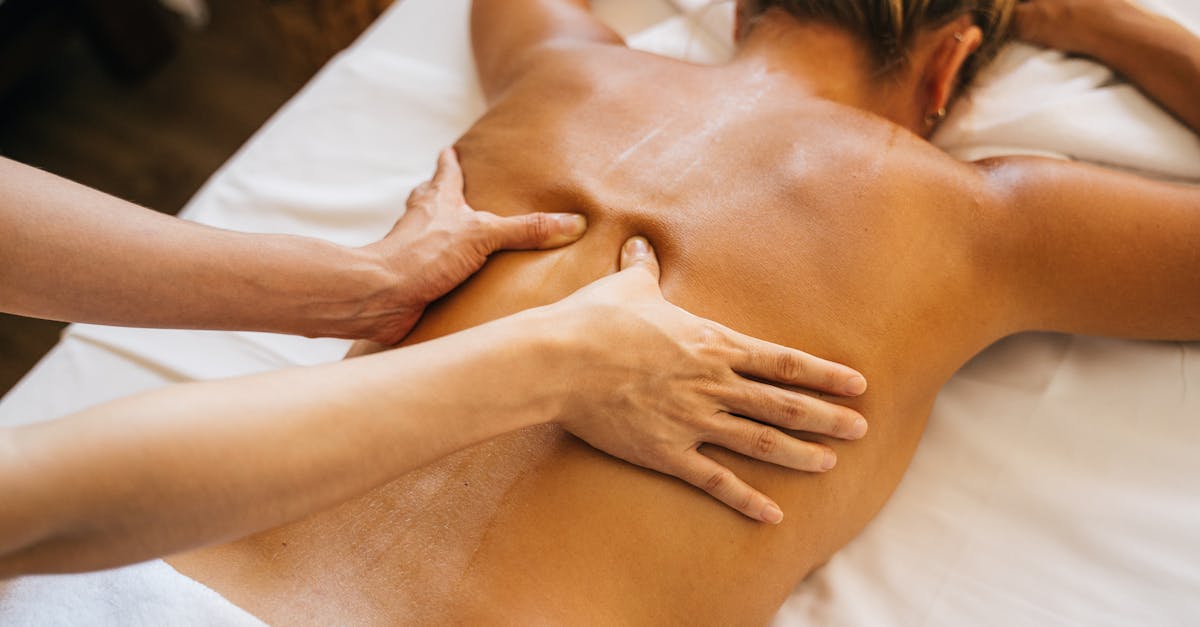 découvrez notre sélection d'huiles de massage comestibles, parfaites pour des moments de détente et de gourmandise. profitez d'une expérience sensorielle unique alliant plaisir et bien-être grâce à des formules naturelles, douces pour la peau et délicieuses.