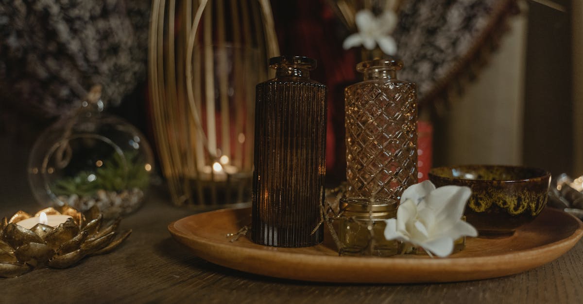 découvrez les bougies de massage érotiques : une expérience sensuelle alliant lumière douce et huile tiède pour des moments intimes et relaxants à deux.