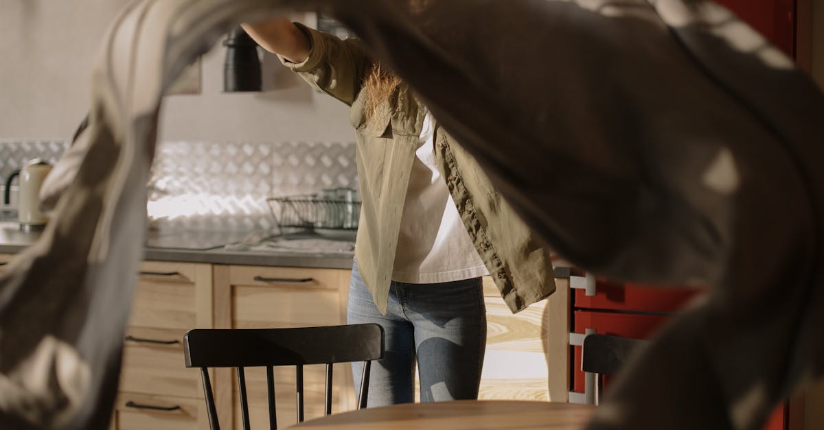 découvrez nos conseils pour nettoyer efficacement vos jouets intimes. garantissez hygiène, sécurité et longévité à vos accessoires grâce à des méthodes simples et adaptées.
