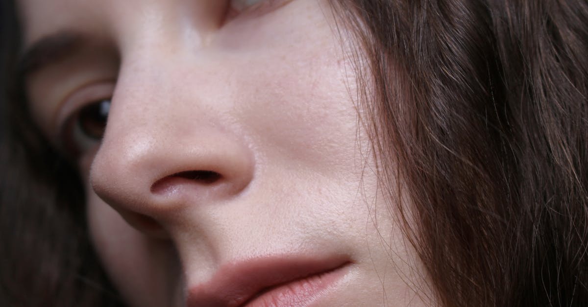 découvrez nos lingettes intimes, conçues pour une hygiène douce et respectueuse au quotidien. idéales pour la fraîcheur et le confort, même lors de vos déplacements.