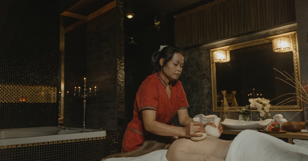 découvrez nos bougies de massage : une expérience sensorielle unique alliant détente, bien-être et douceur. parfum subtil, chaleur enveloppante et huiles nourrissantes pour prendre soin de votre corps et de votre esprit.