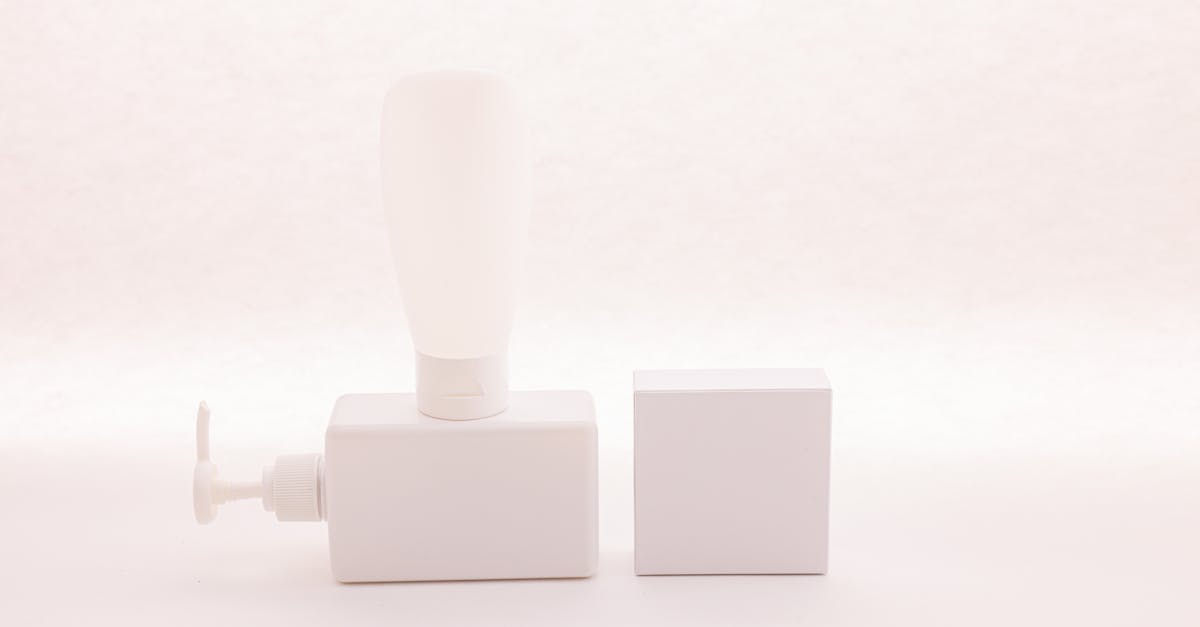 découvrez tout ce qu'il faut savoir sur les pompes à pénis : leur fonctionnement, leurs avantages, conseils d'utilisation et précautions pour une expérience sûre et efficace.