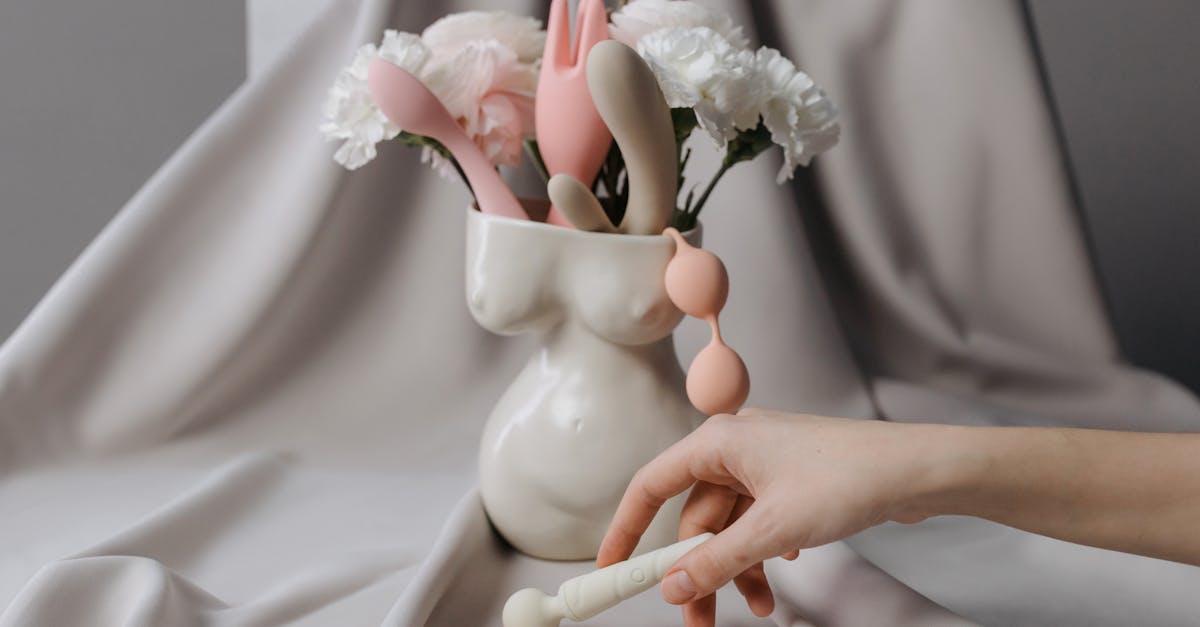 découvrez un large choix de sex toys pour tous les plaisirs. conseils, avis et guides pour trouver le jouet intime idéal et pimenter votre vie amoureuse en toute discrétion.